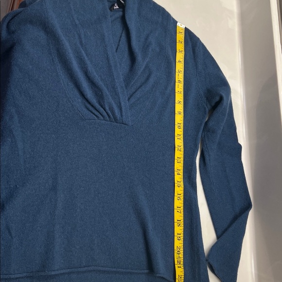 Blue Elena Solano 100% 2-Ply Cashmere Scarf Gathered Crossover V Neck Sweater - Picture 5 of 6